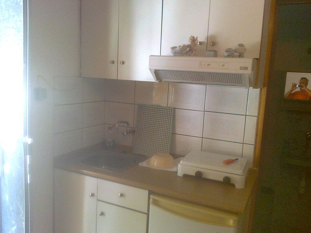 House Mantesos Apartment Koinira Bilik gambar